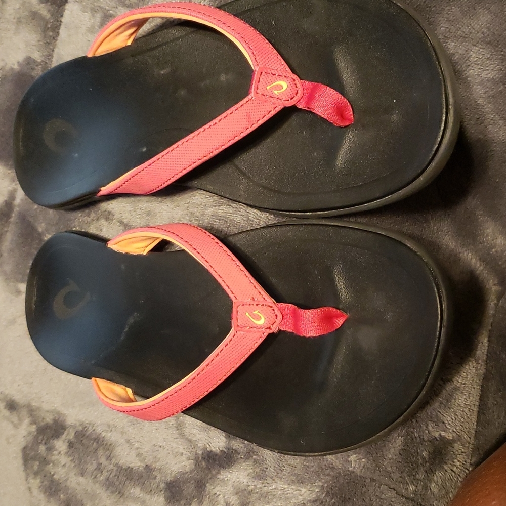 OluKai sandals